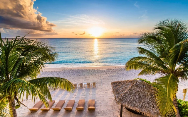 Seascape Villa on Seven Mile Beach, Grand Cayman