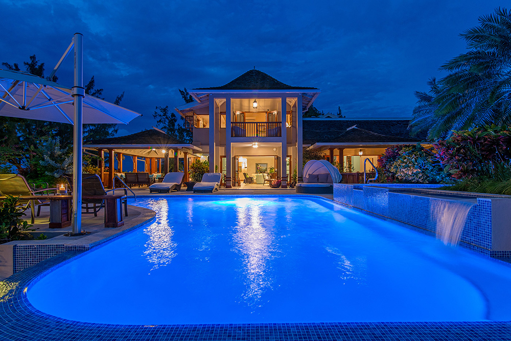 Fortlands Point on the Beach, Jamaica Villa by Linda Smith